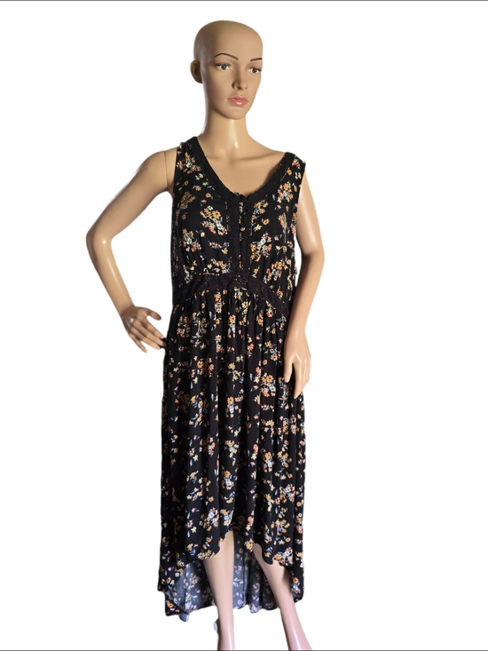 torrid Dresses & Skirts - torrid Black Floral High-Low Dress with Cotton Lace Trim